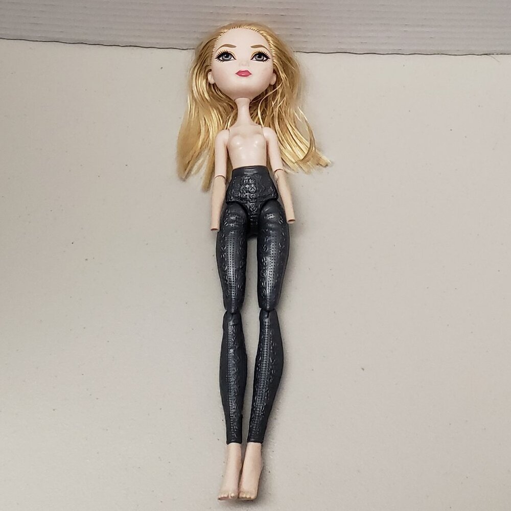 Ever After High Doll Apple White